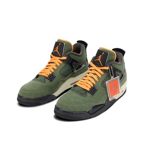 (美品)UNDEFEATED×NIKE AIR JORDAN 8RETRO Nike Air Jordan 8 Retro Undefeated Take Flight 4.5Y Sequoia